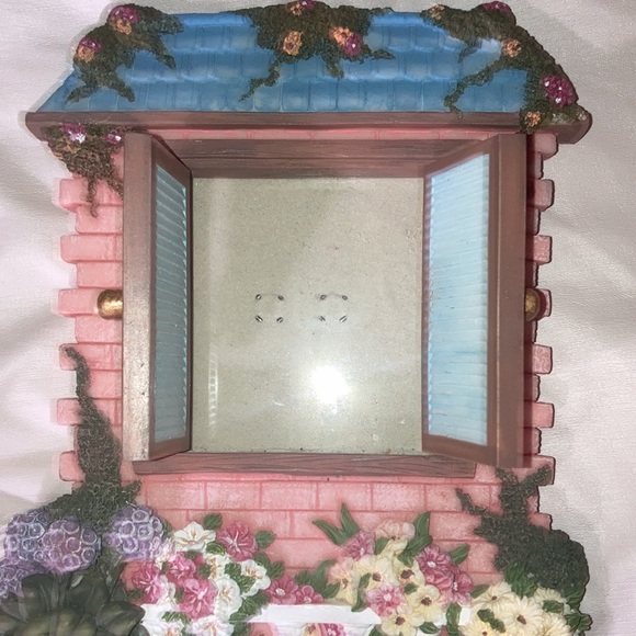 3.5 x 3.5 Picture Frame Flowers💐🌺 - Picture 2 of 5